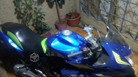 Moto gixxer