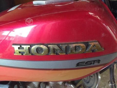 Moto Honda casi nueva