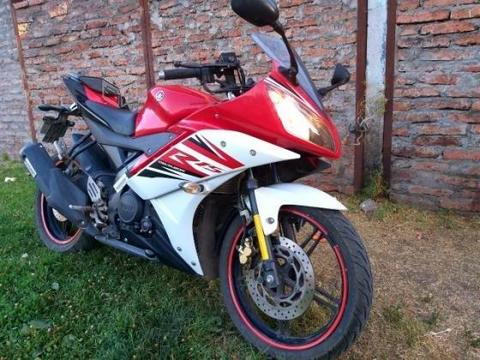 Moto Yamaha R15