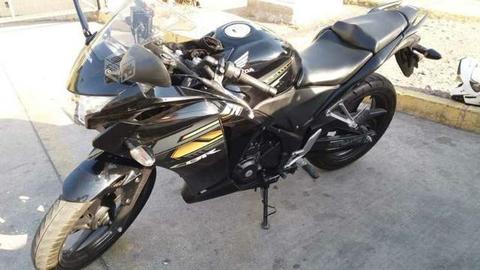 Moto honda CBR 250