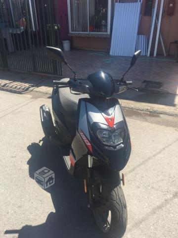 Moto Scooter ZongSheng ZSR 150