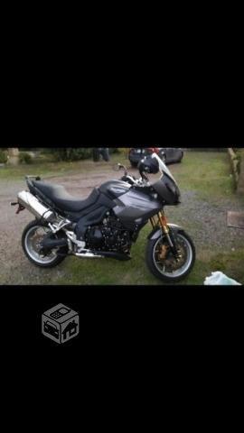 Moto Triumph Tiger Sport 2012