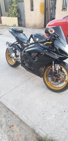 Suzuki GSXR 750 K7