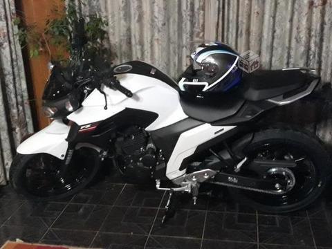 moto Yamaha fz25