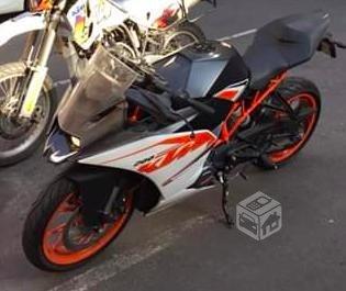 KTM RC 200 2017 moto