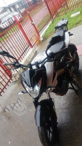 Moto Bajaj Pulsar 200ns