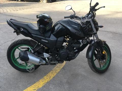 Moto Yamaha fz16