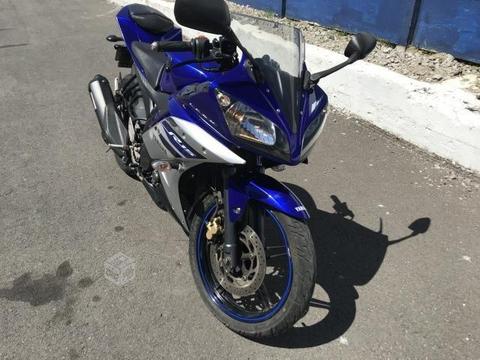 Yamaha r15