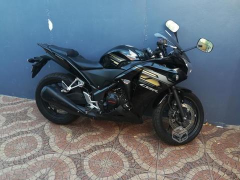 Honda cbr 250