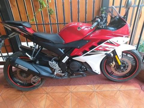 Moto yamaha r15