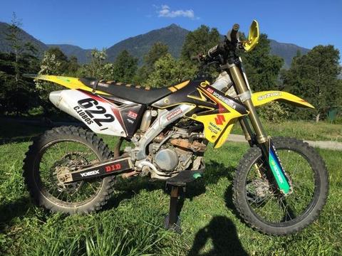 Suzuki RMZ250 Flamante