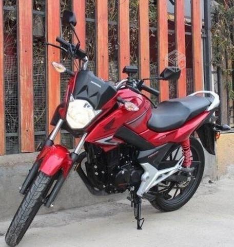 Moto Honda CB125F, año 2018