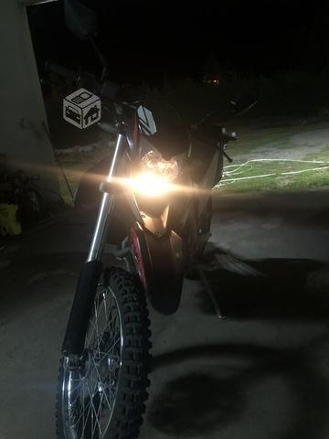 Moto Loncin 250 nueva