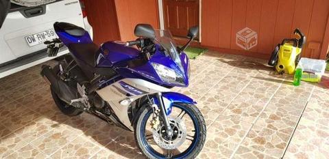 Yamaha yzf r-15