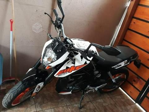 Moto KTM DUKE 200