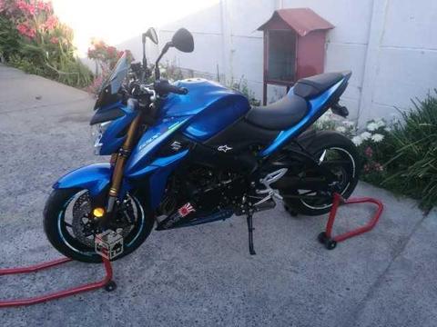 Expectacular suzuki gsx s1000