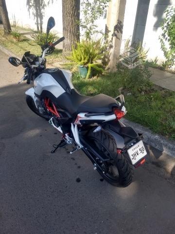 Moto Benelli TNT 25
