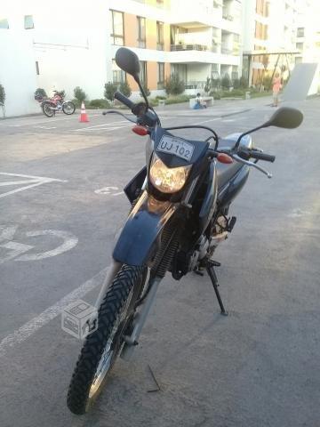 Excelente moto Yamaha XTZ 250