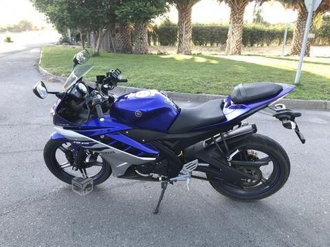 YAMAHA R15 2018 semi NUEVA!!