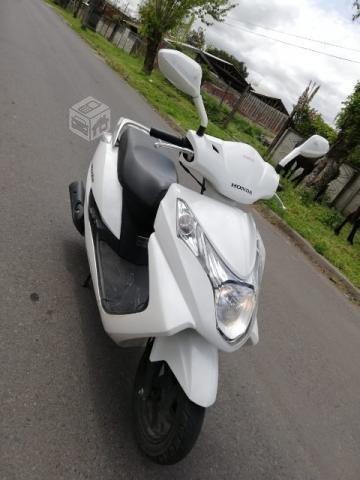 Moto honda élite 2016