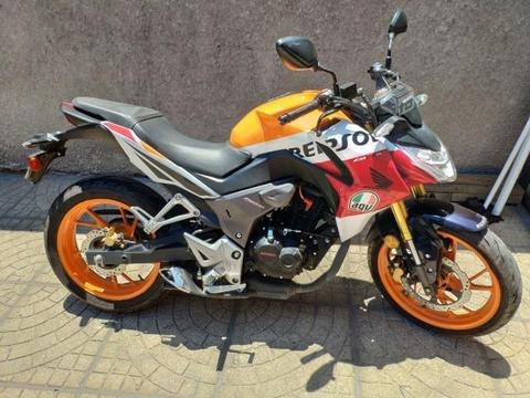 Honda CB190R 2018 levemente conversable