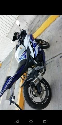 Moto Yamaha R15