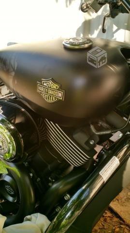 Moto casi nueva Harley