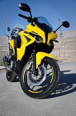 Bajaj Pulsar RS200