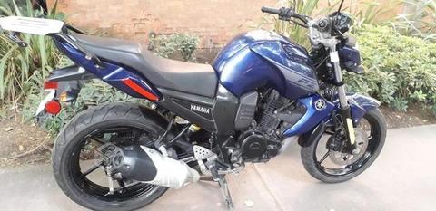 Moto Yamaha fz16