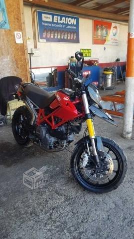 Ducatti hypermotard 796