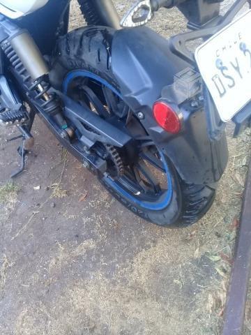 moto um xtreet