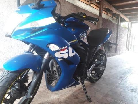 Moto suzuki gixxer sf