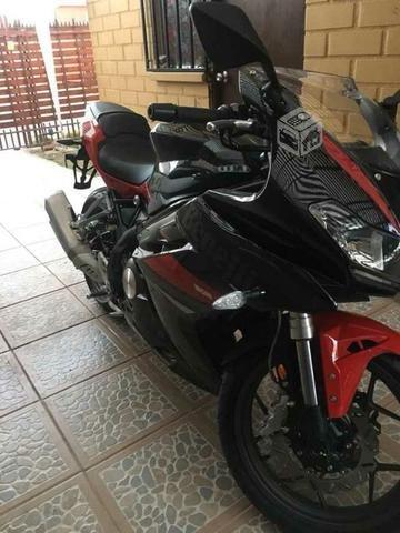 Moto benelli 302 R