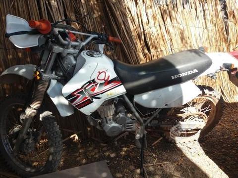 Honda XL 200cc a toda prueba