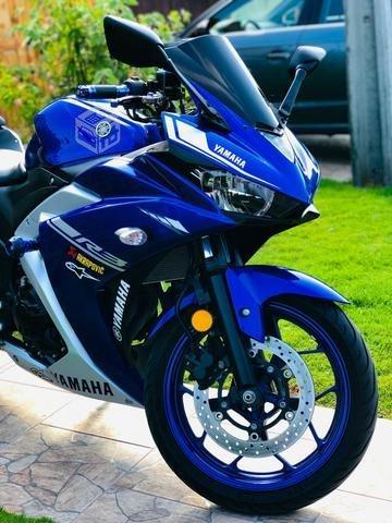 Moto Yamaha r3