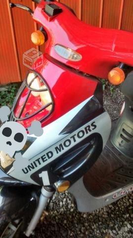 Moto Scooter UM 2014
