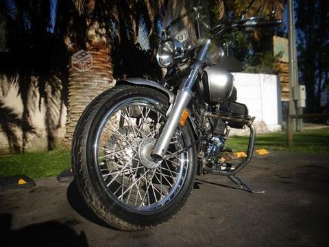 Yamaha v star 650 impecable varios extras