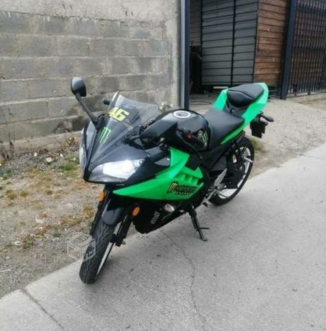 Yamaha r15