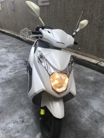Moto Scooter Honda Elite 125 año 2016