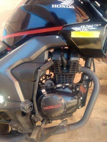 Moto honda invicta 2014 150cc