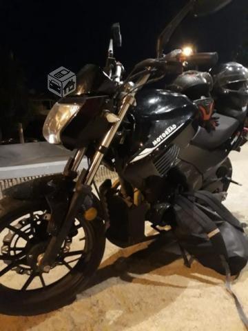 Motorrad Naked 250