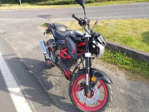 Moto UM Xtreet 250 cc