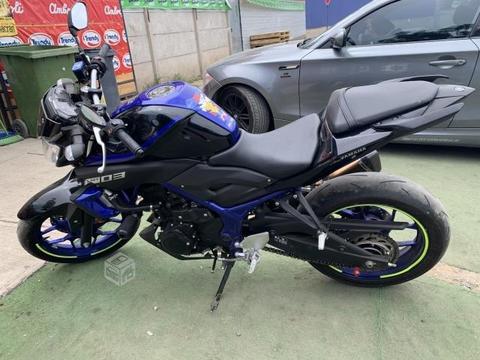 Moto yamaha mt-03