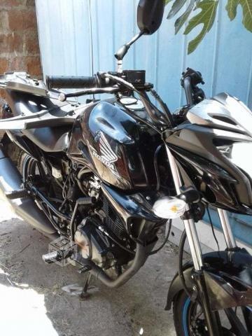 Moto Honda Invicta 2015 150cc. Negro LEER DESCRIPC