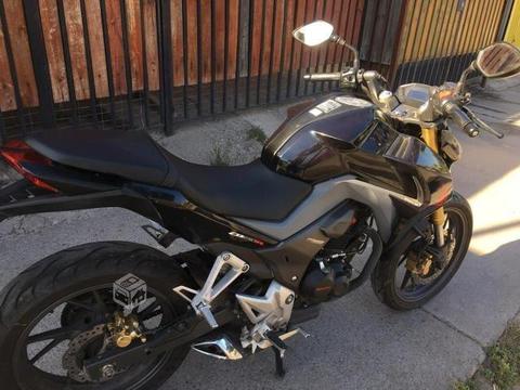 Honda CBR 190 Negra 2016