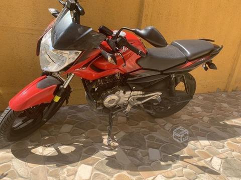 Moto Bajaj pulsar 135