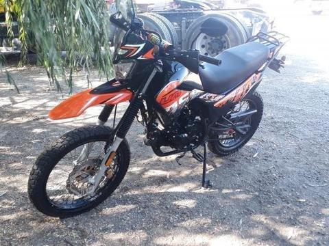 Moto um 200