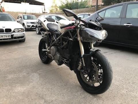 Ducati 848, 850 cc superbike 2010