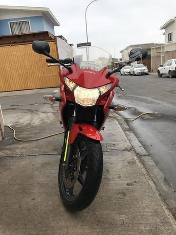 Moto CBR250R 2015