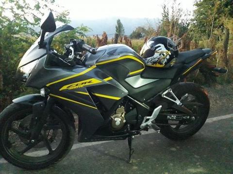 Honda cbr300r